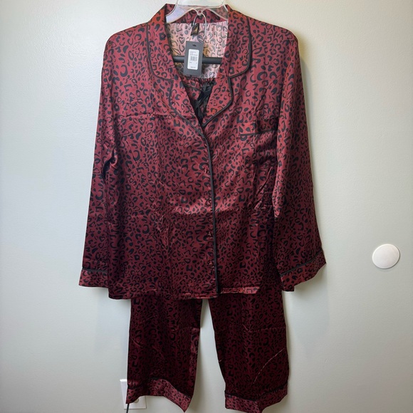 Frederick’s Of Hollywood Harrietta PJ Pajama Set Leopard Print 2 Piece Satin Set - Picture 2 of 6